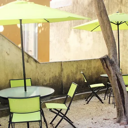 Houze_historical Lisbon, Flat W/ Private Patio Daire